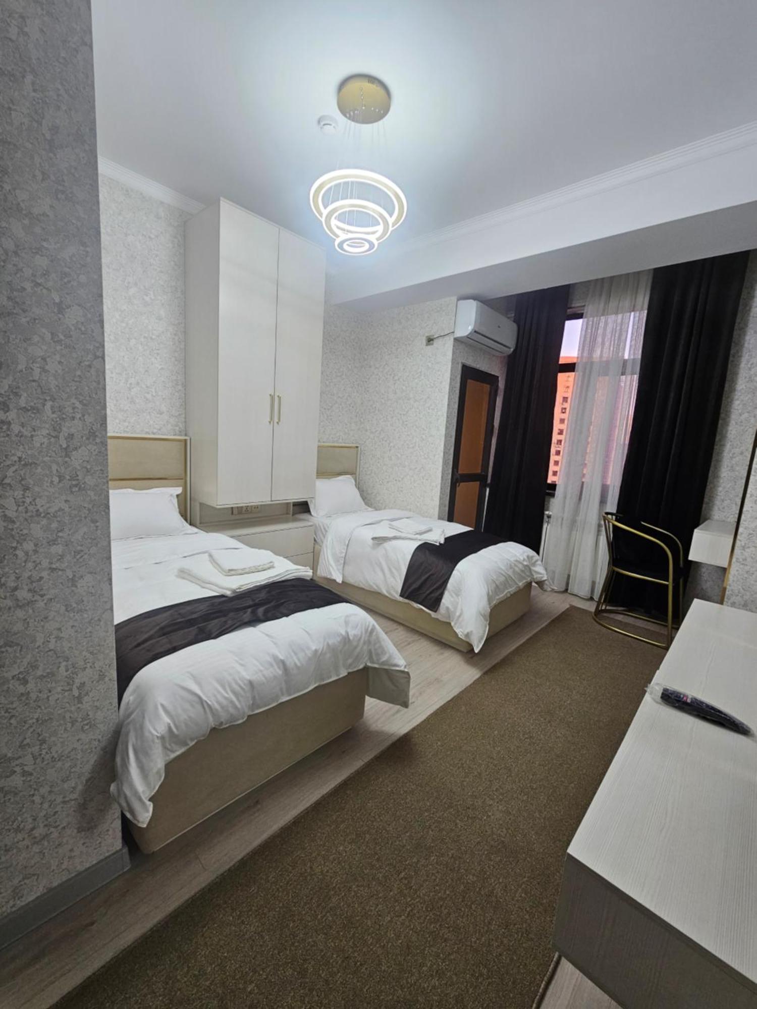 Baland Hotel 杜尚别 外观 照片