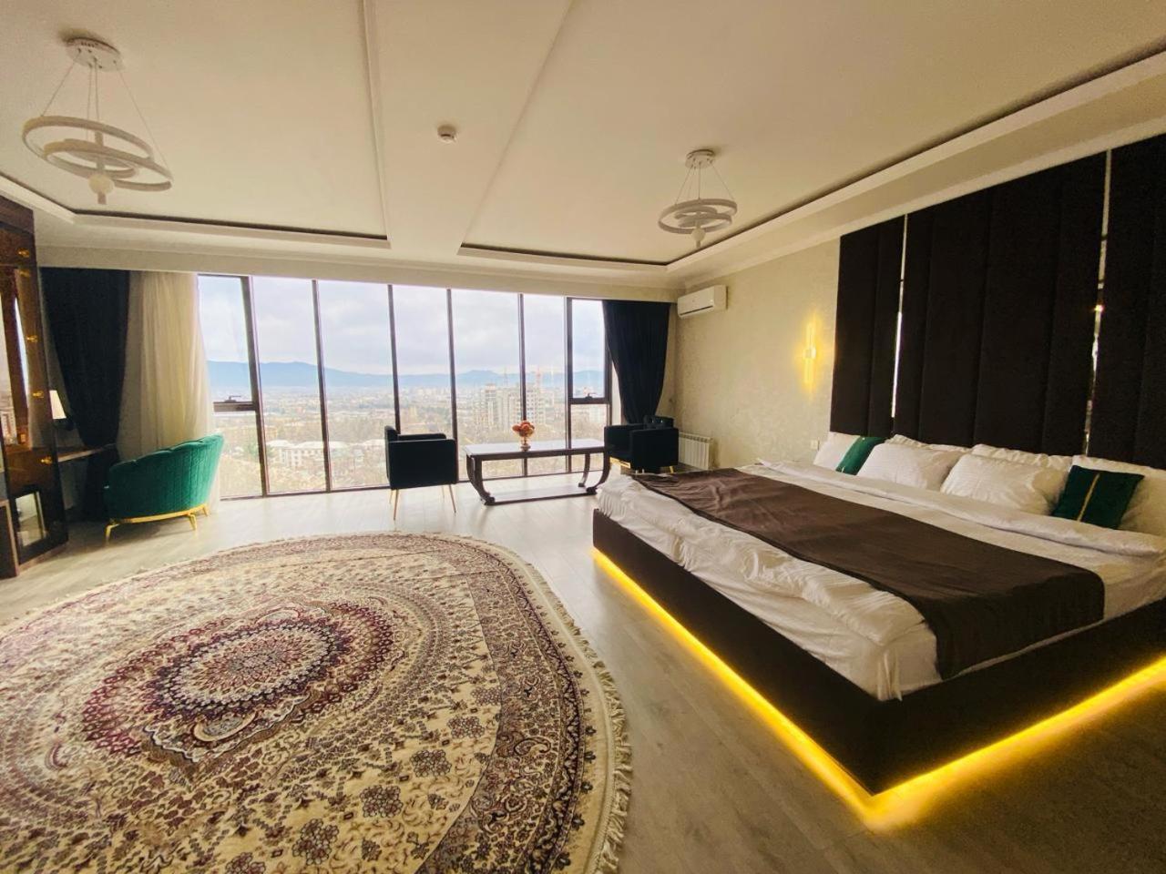 Baland Hotel 杜尚别 外观 照片