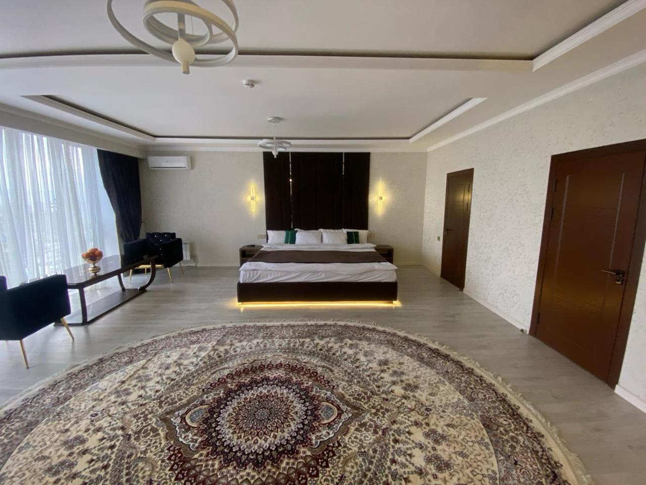 Baland Hotel 杜尚别 外观 照片