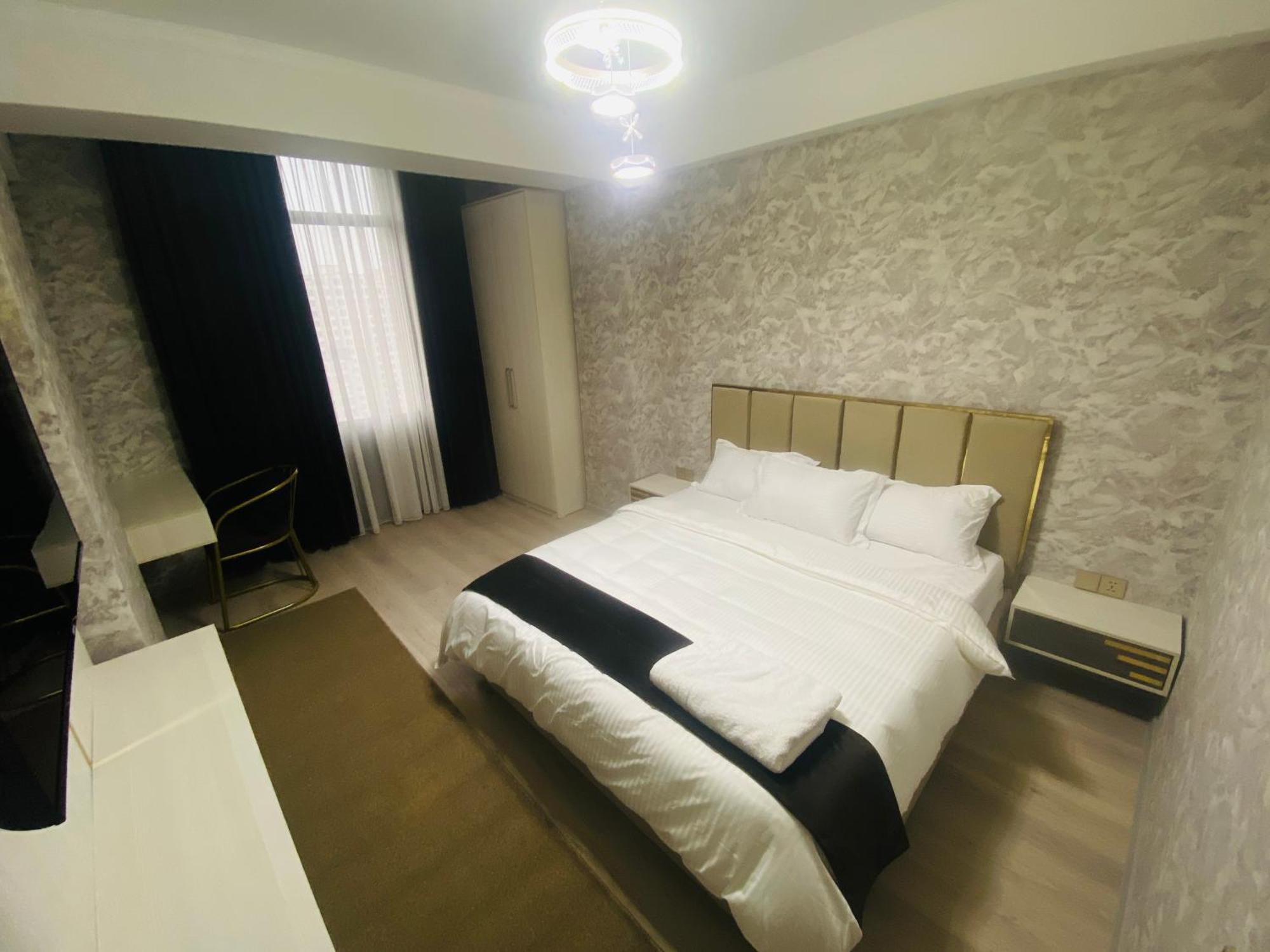Baland Hotel 杜尚别 外观 照片