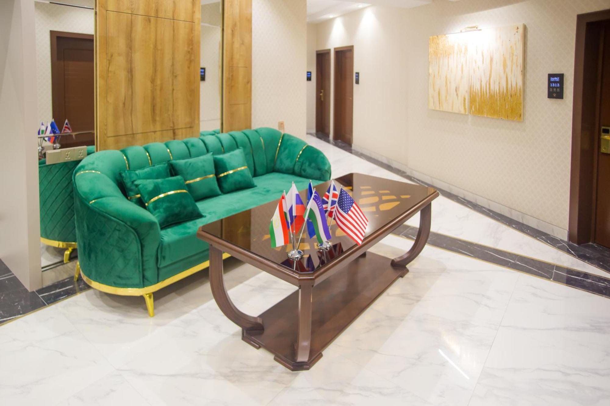 Baland Hotel 杜尚别 外观 照片