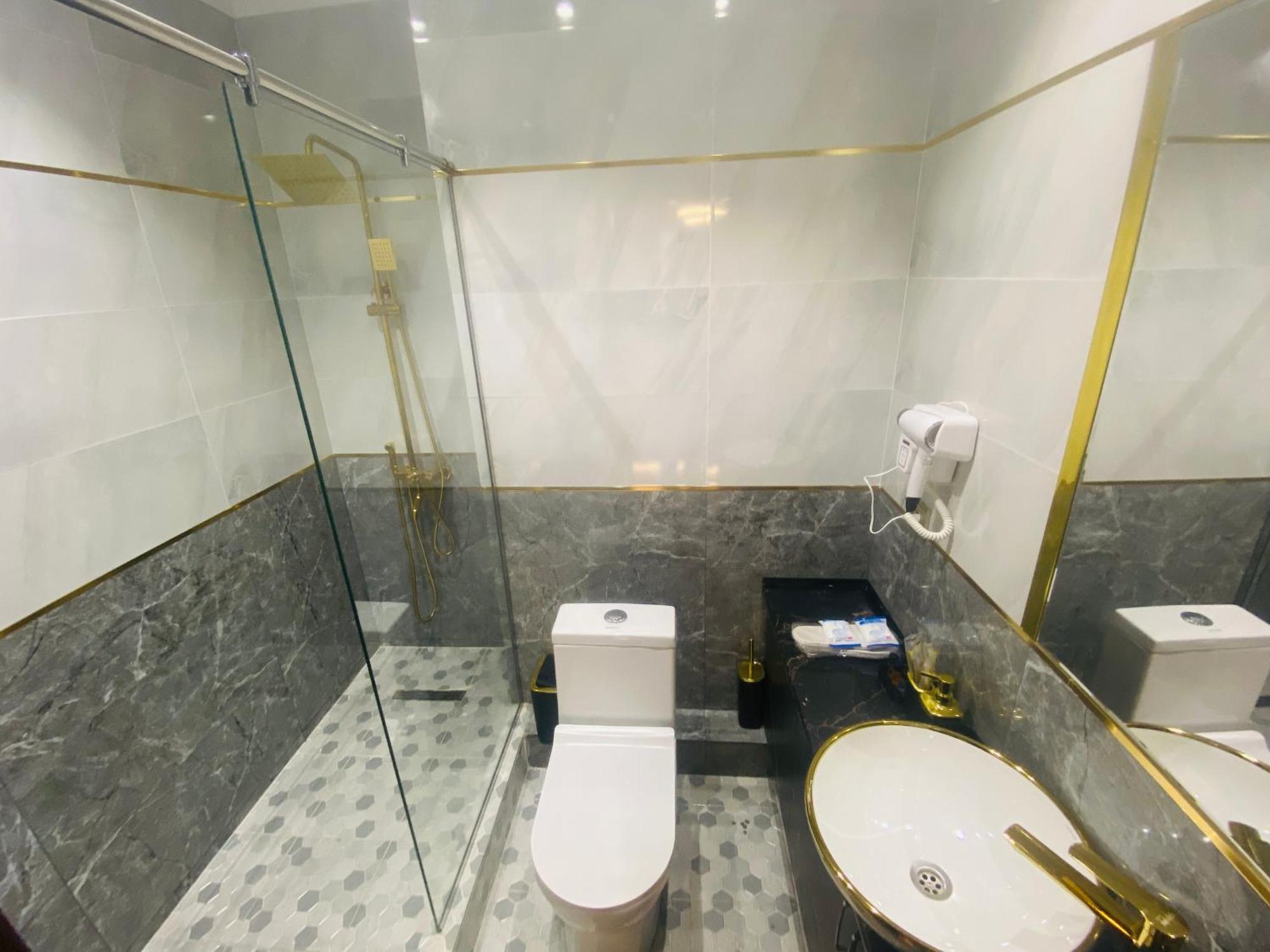 Baland Hotel 杜尚别 外观 照片