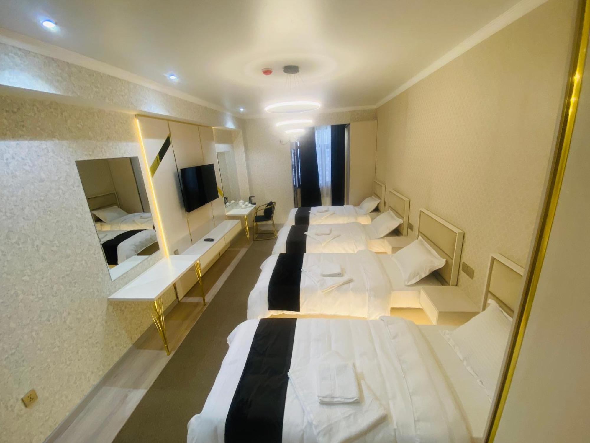 Baland Hotel 杜尚别 外观 照片