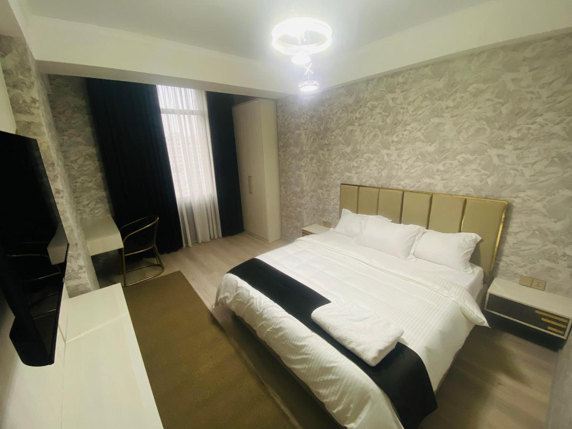 Baland Hotel 杜尚别 外观 照片