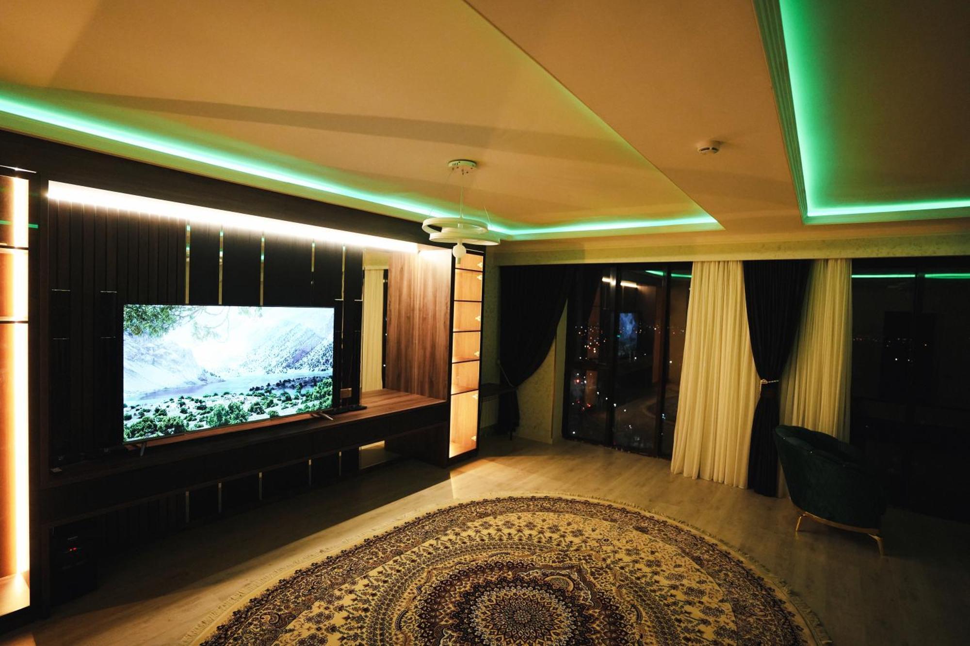Baland Hotel 杜尚别 外观 照片