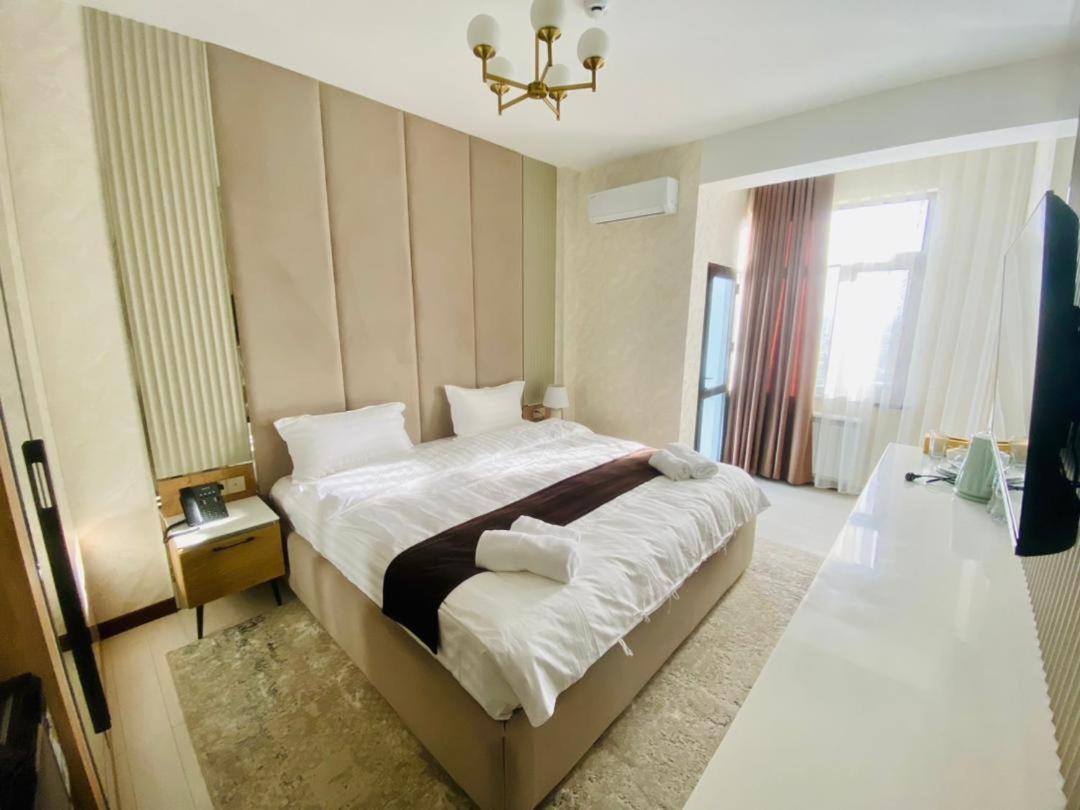 Baland Hotel 杜尚别 外观 照片