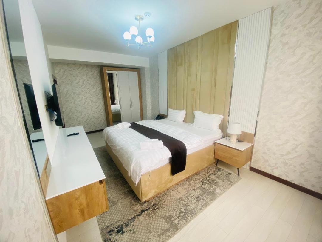 Baland Hotel 杜尚别 外观 照片