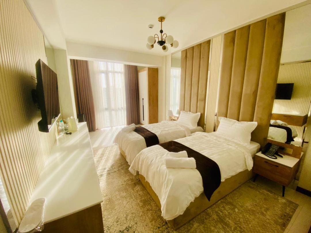 Baland Hotel 杜尚别 外观 照片