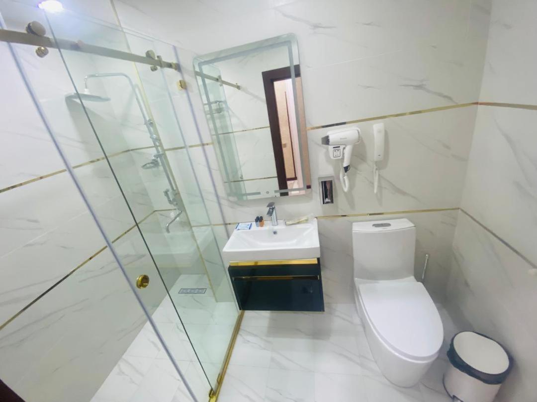 Baland Hotel 杜尚别 外观 照片