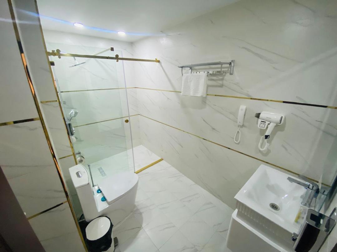 Baland Hotel 杜尚别 外观 照片