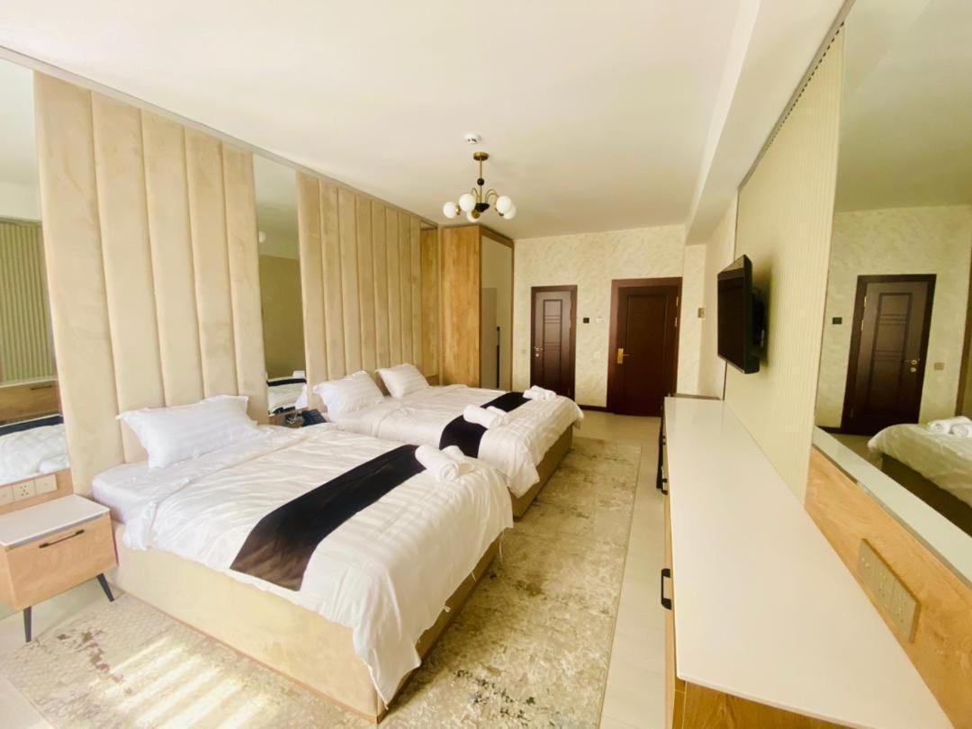 Baland Hotel 杜尚别 外观 照片
