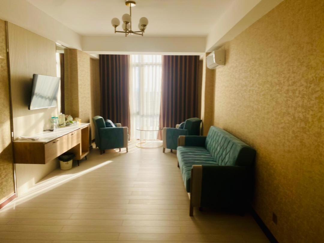Baland Hotel 杜尚别 外观 照片